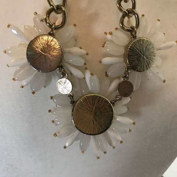 Banana Republic Beaded Flower Necklace - Beautiful statement piece! - Picture 5 of 8